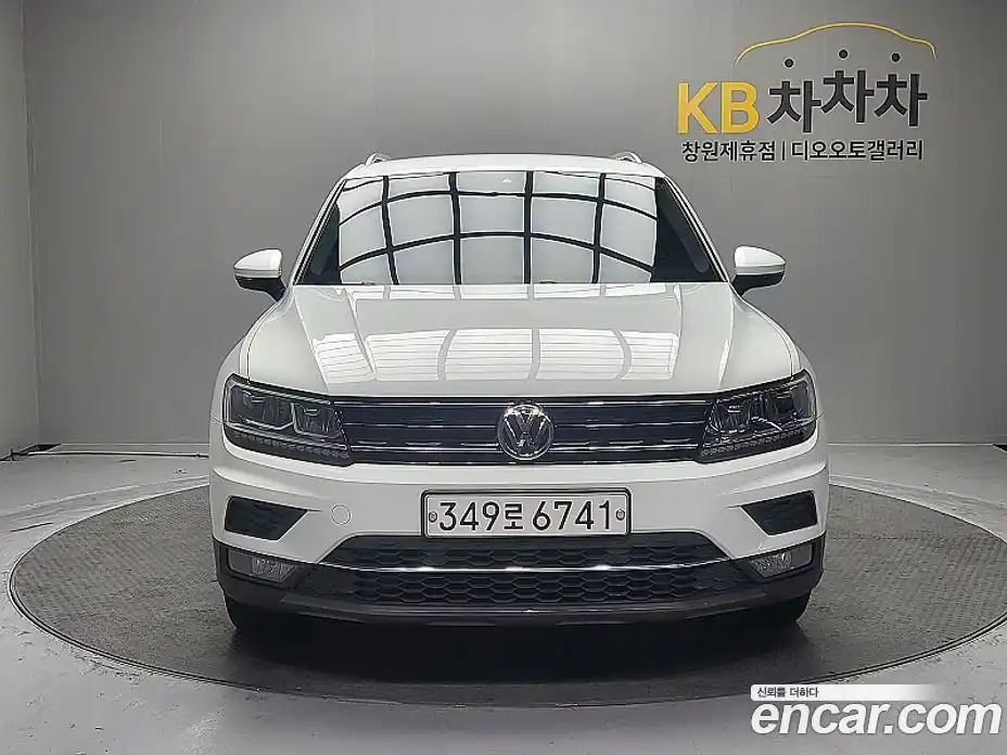 Volkswagen Tiguan 2019 2.0 автомат (гидро), фото 3