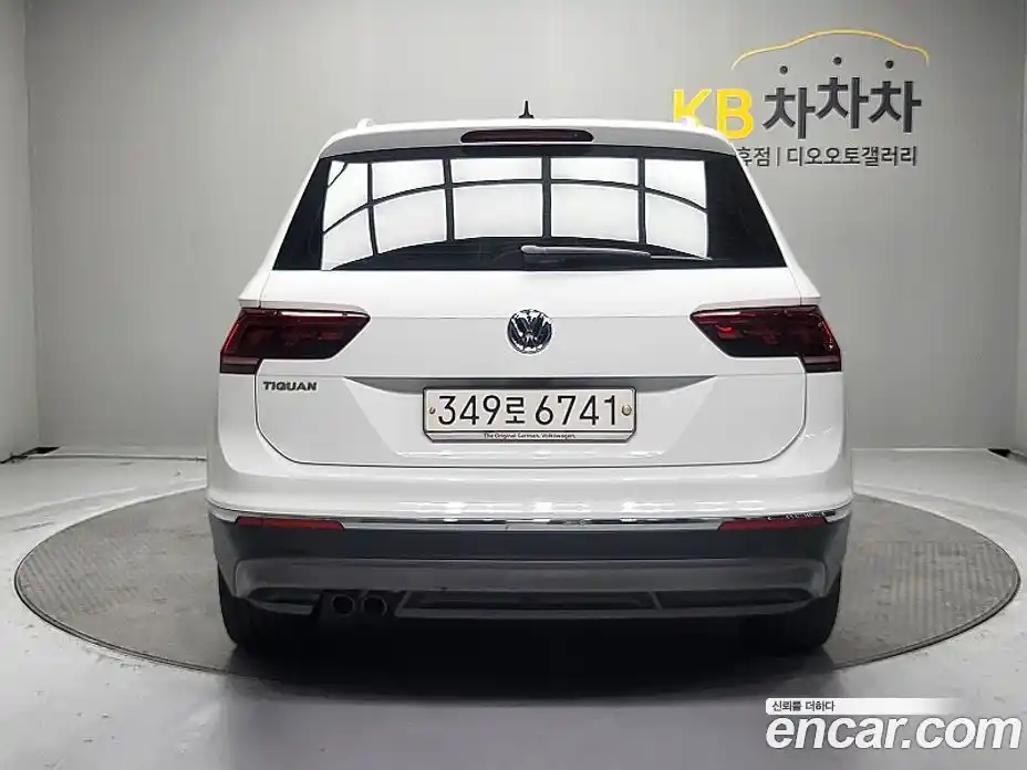 Volkswagen Tiguan 2019 2.0 автомат (гидро), фото 4