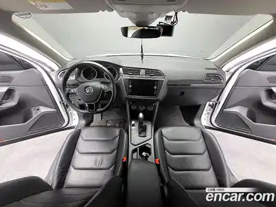 Volkswagen Tiguan 2019 2.0 автомат (гидро), миниатюра 7