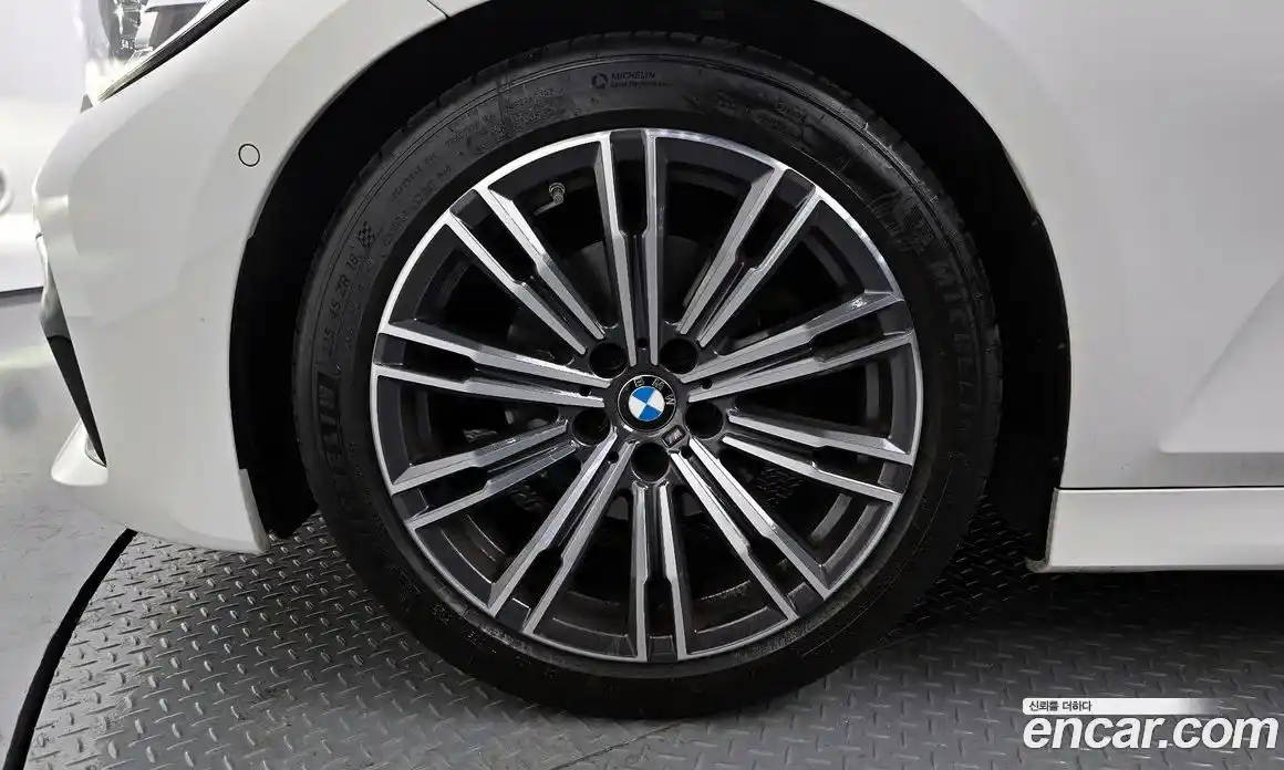 BMW 3 серия 2019 2.0 автомат (гидро), фото 5