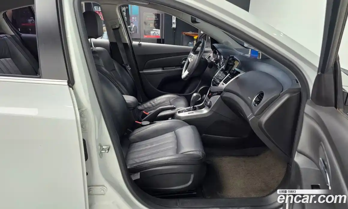 Chevrolet Cruze 2011 1.8 автомат (гидро), фото 11