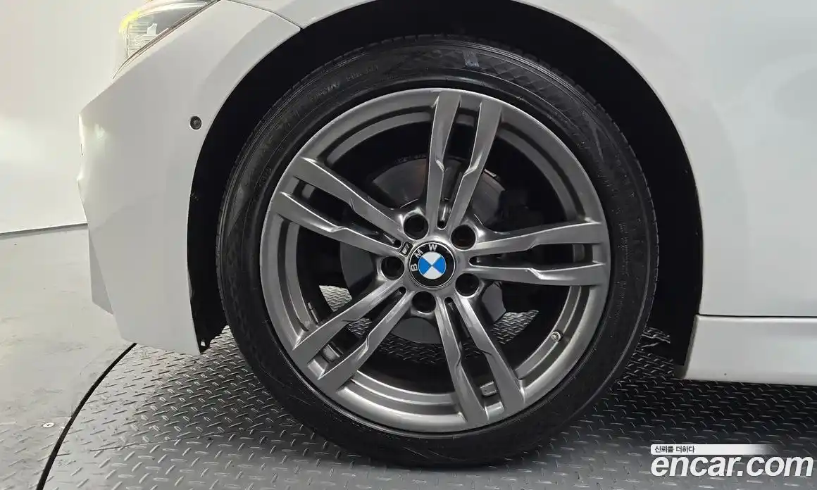BMW 3 серия 2018 2.0 автомат (гидро), фото 4