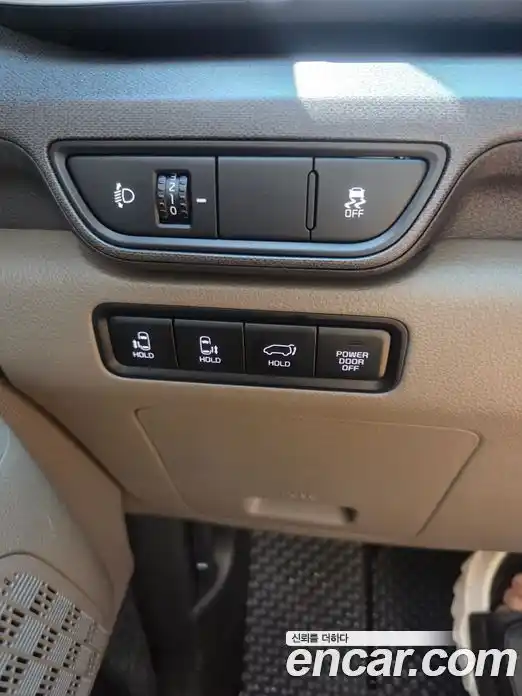 Kia Carnival 2024 1.6 автомат (гидро), фото 9