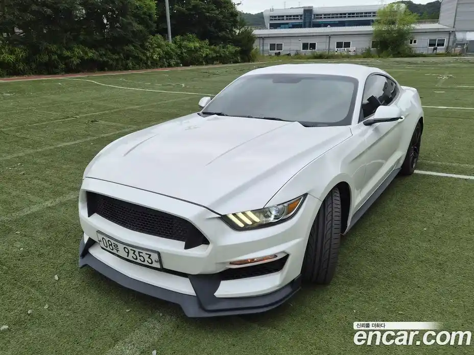 Ford Mustang 2017 2.3 автомат (гидро), фото 4