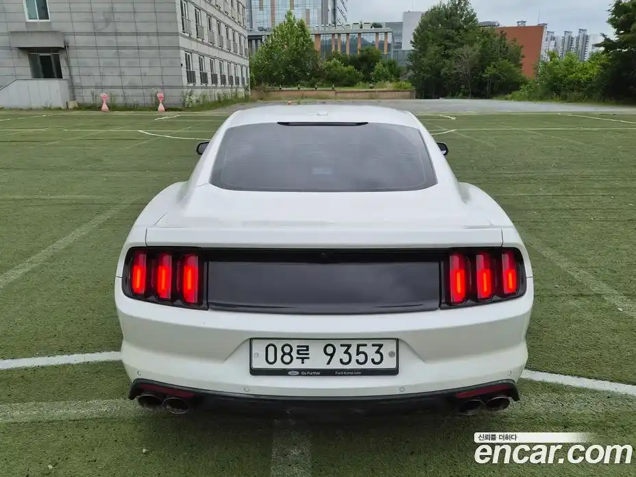 Ford Mustang 2017 2.3 автомат (гидро), фото 7