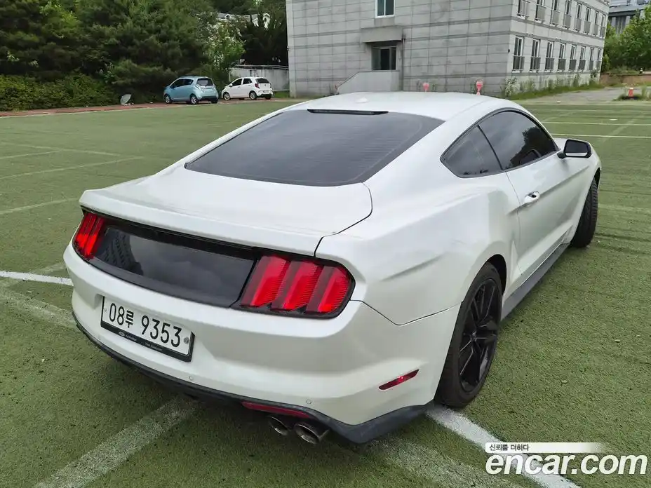 Ford Mustang 2017 2.3 автомат (гидро), фото 8