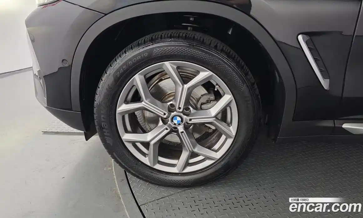 BMW X4 2023 2.0 автомат (гидро), фото 5