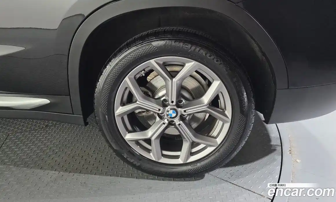 BMW X4 2023 2.0 автомат (гидро), фото 7