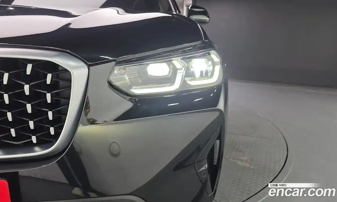 BMW X4 2023 2.0 автомат (гидро), фото 8
