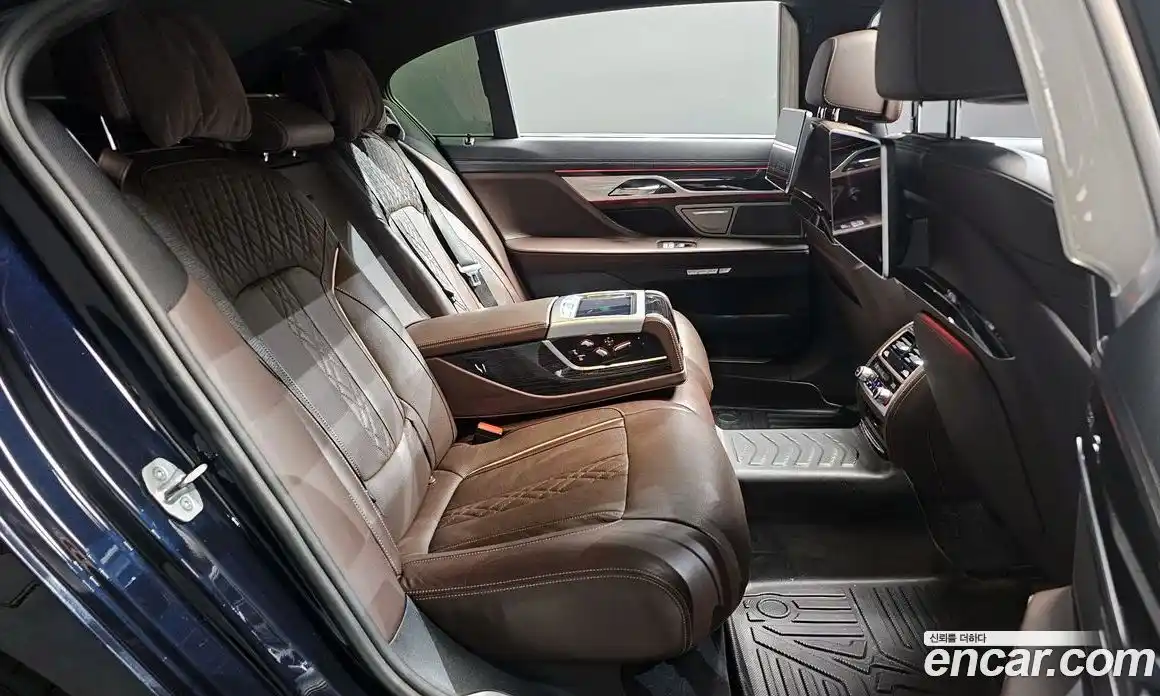 BMW 7 серия 2017 3.0 автомат (гидро), фото 12