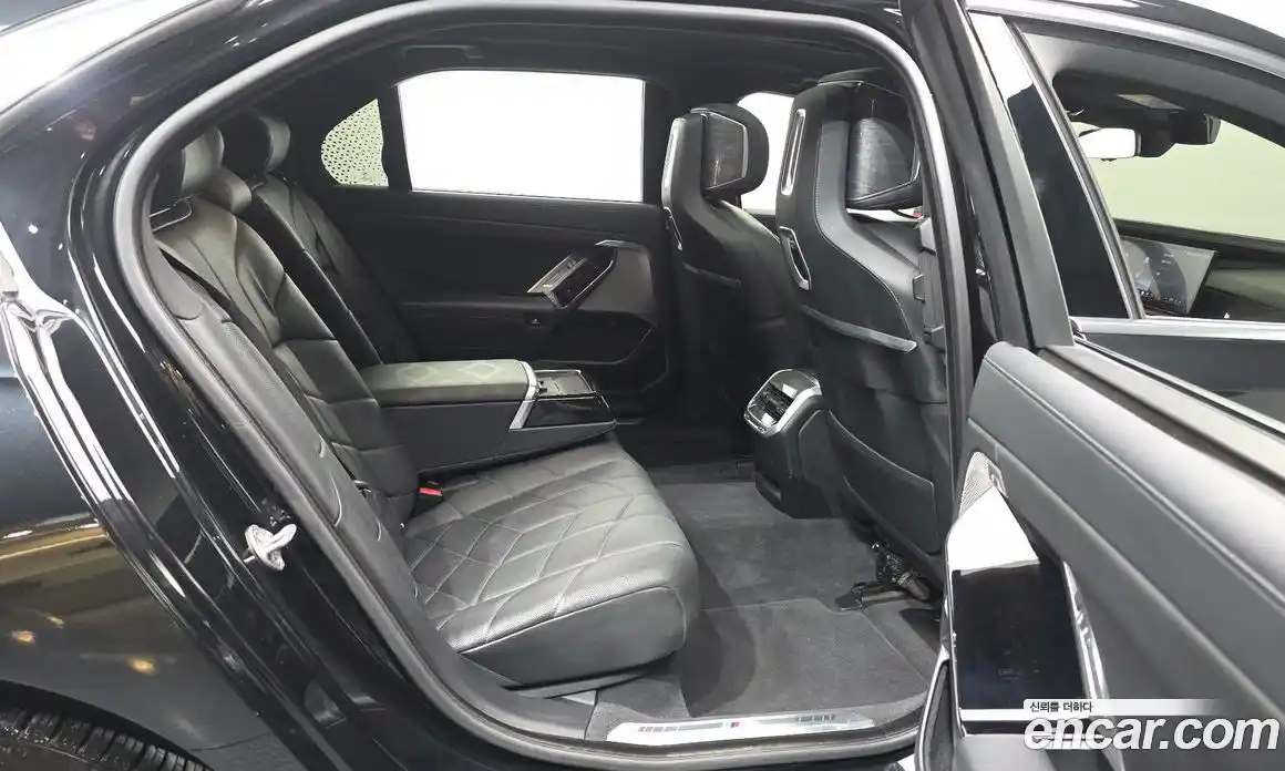BMW 7 серия 2024 3.0 автомат (гидро), фото 17