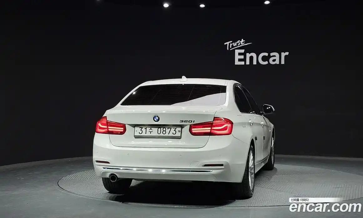 BMW 3 серия 2015 2.0 автомат (гидро), фото 4