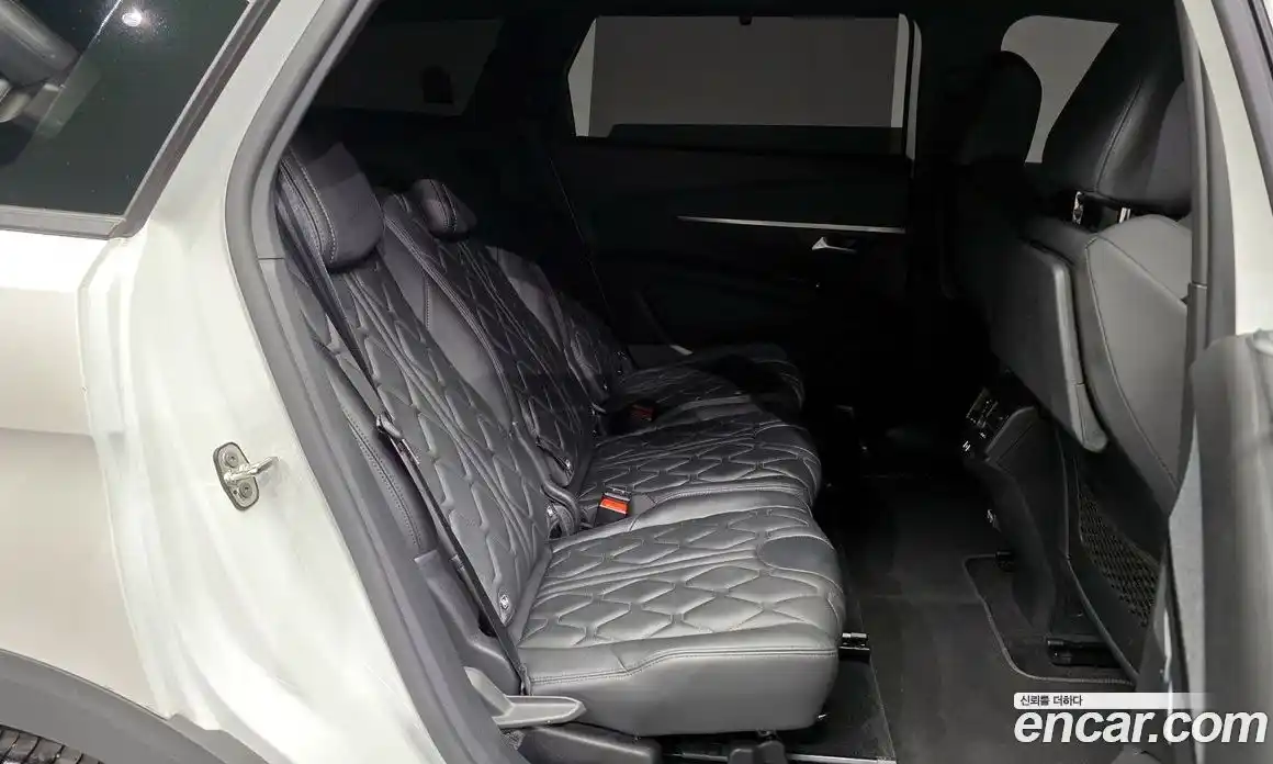 Peugeot 5008 2024 1.2 автомат (гидро), фото 12