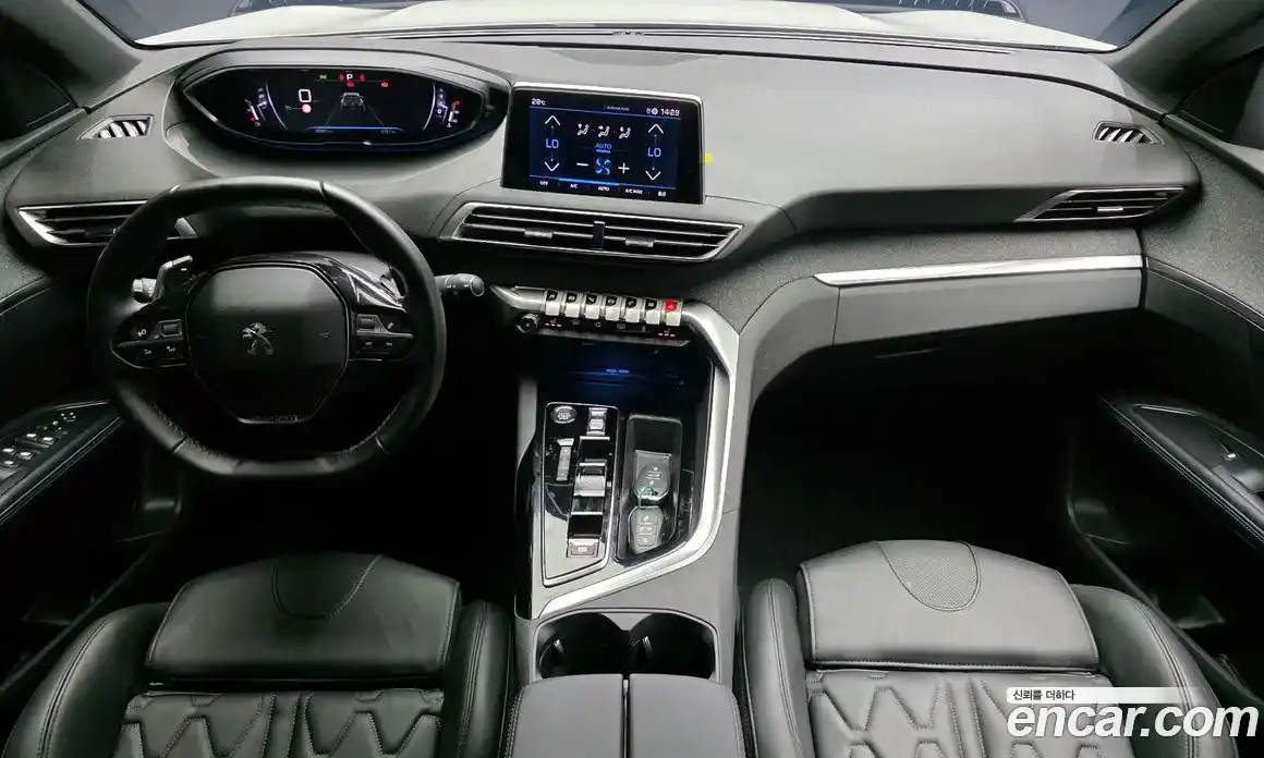 Peugeot 5008 2024 1.2 автомат (гидро), фото 7