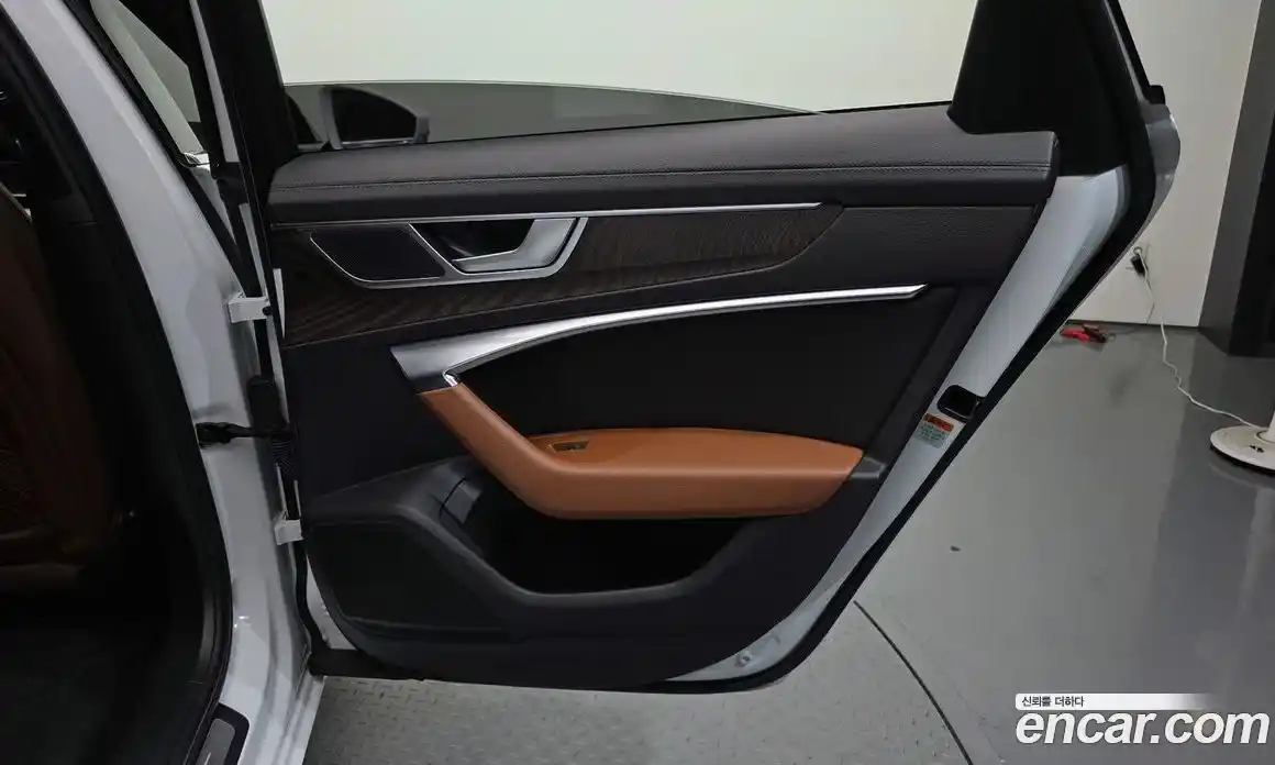 Audi A6 2021 2.0 автомат (гидро), фото 15