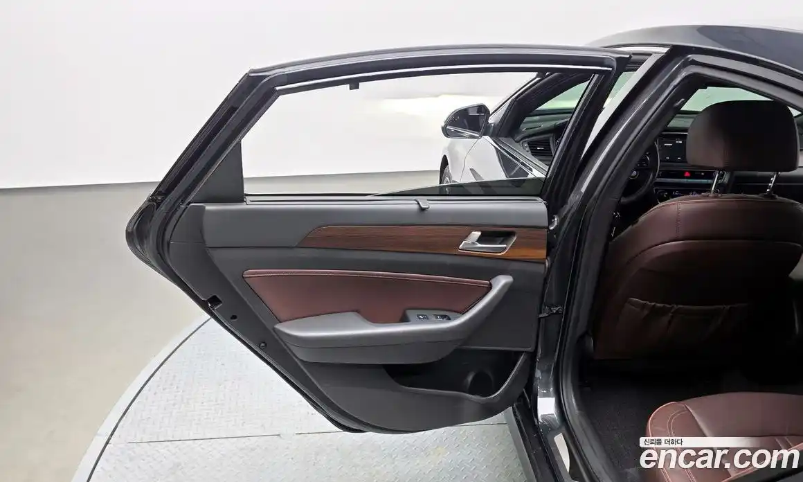 Hyundai Sonata 2017 2.0 автомат (гидро), фото 15