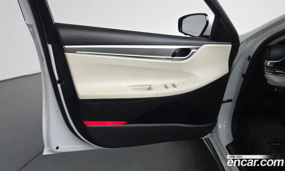 Hyundai Grandeur 2022 2.4 автомат (гидро), фото 14