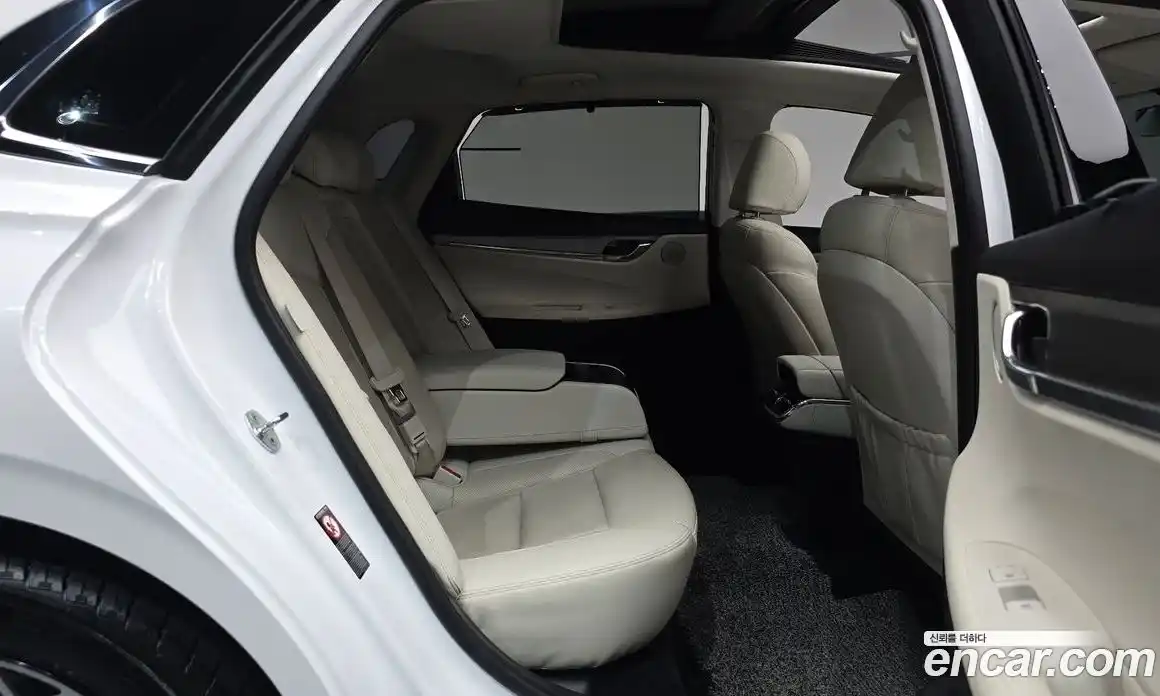 Hyundai Grandeur 2022 2.4 автомат (гидро), фото 18