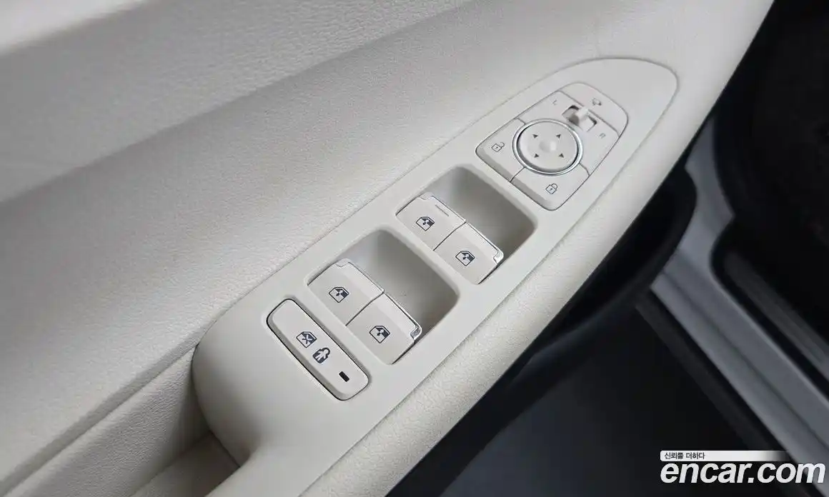 Hyundai Grandeur 2022 2.4 автомат (гидро), фото 35