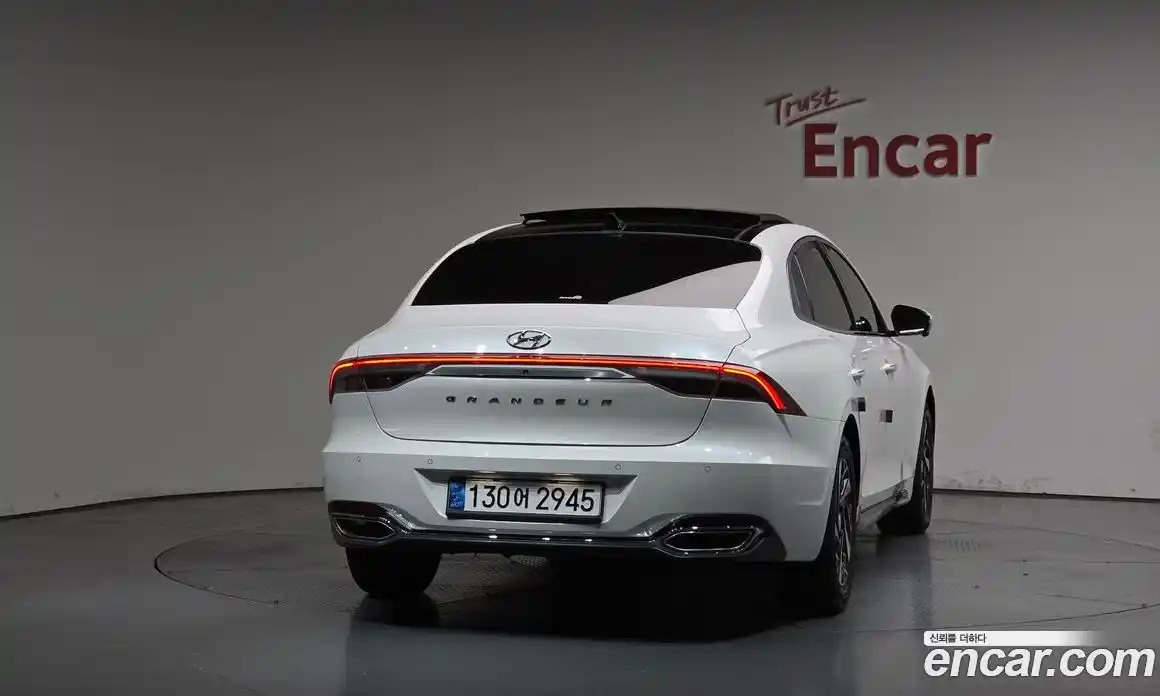 Hyundai Grandeur 2022 2.4 автомат (гидро), фото 4
