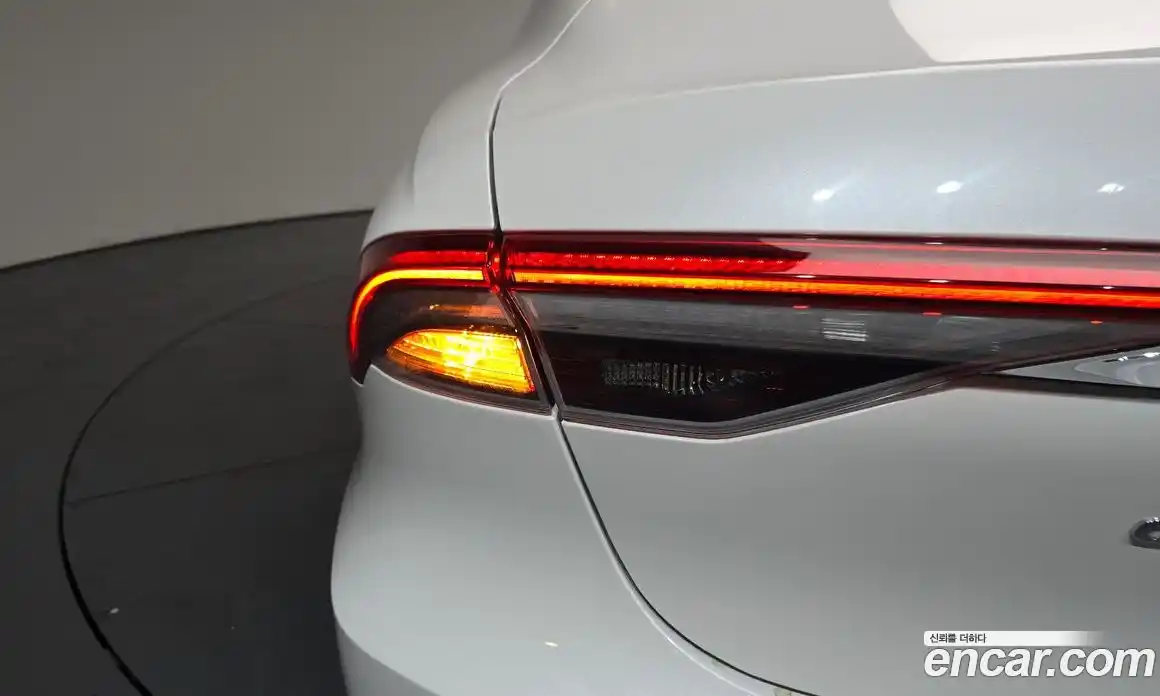 Hyundai Grandeur 2022 2.4 автомат (гидро), фото 9