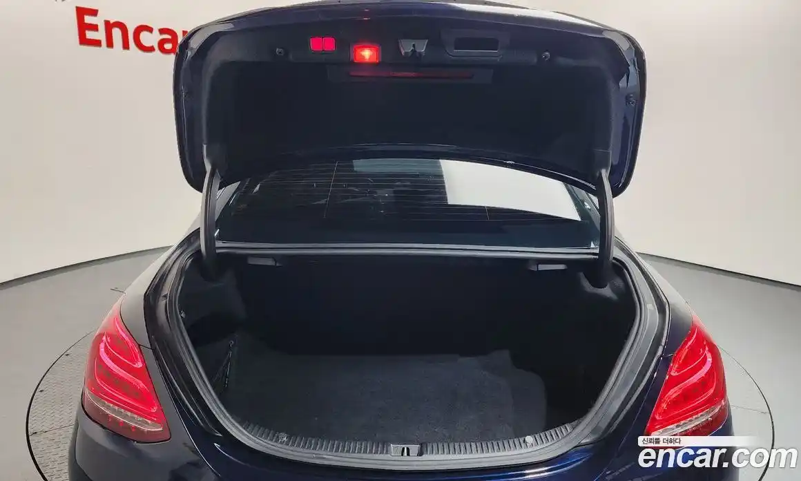 Mercedes-Benz C-Class 2017 3.0 гидро, фото 20 Mercedes-Benz C-Class 2017 3.0 гидро, фото 20
