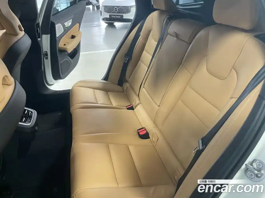 Volvo V60 2026 2.0 автомат (гидро), фото 11