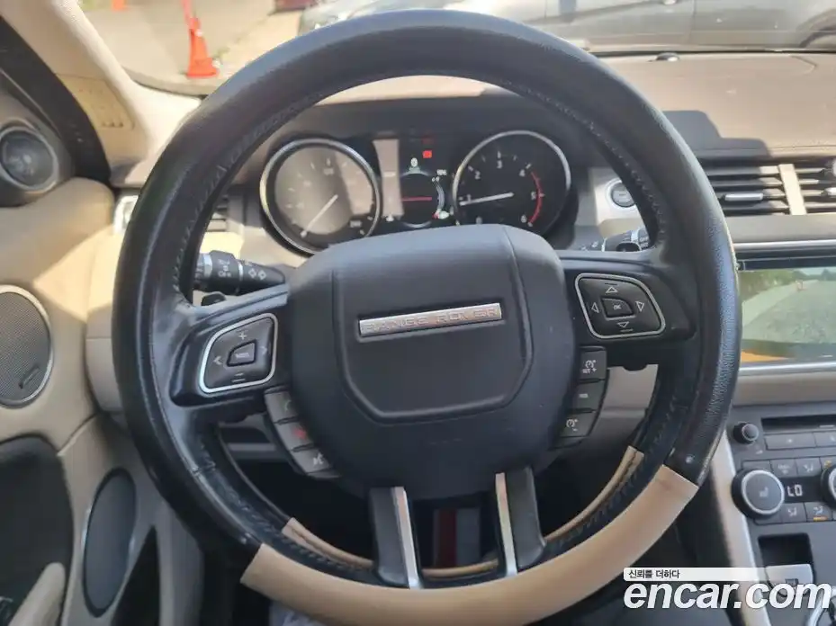Land Rover Range Rover Evoque 2016 2.0 автомат (гидро), фото 15
