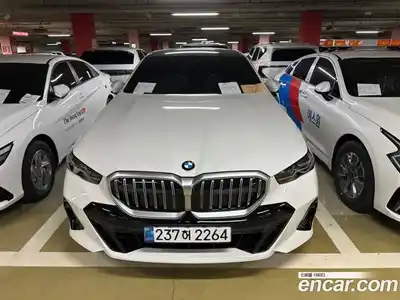 BMW 5 серия, 2026, 10 км