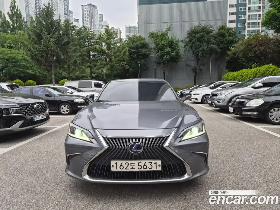 Lexus ES 2020 2.5 автомат (гидро), фото 3 Lexus ES 2020 2.5 автомат (гидро), фото 3