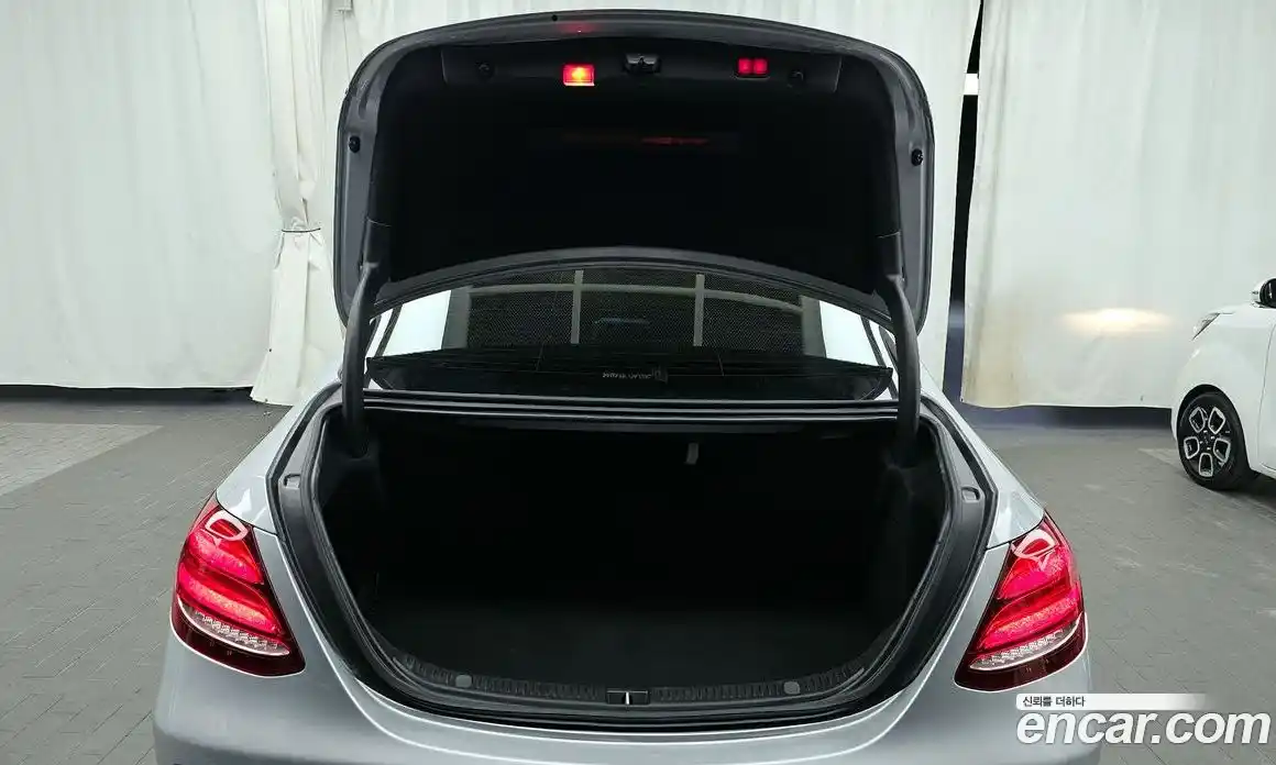 Mercedes-Benz E-Class 2016 2.0 автомат (гидро), фото 20