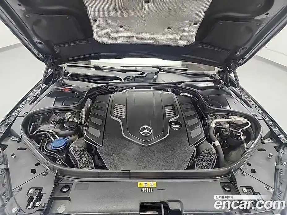 Mercedes-Benz S-Class 2018 4.0 гидро, фото 5 Mercedes-Benz S-Class 2018 4.0 гидро, фото 5