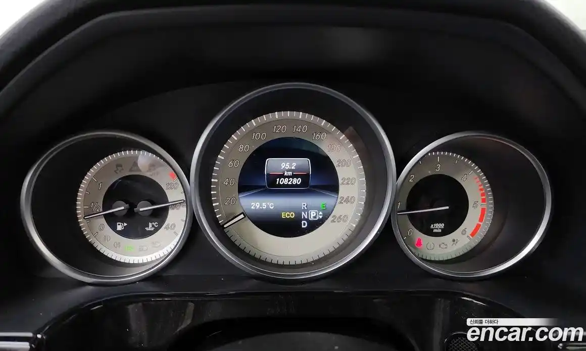 Mercedes-Benz E-Class 2013 2.1 автомат (гидро), фото 10
