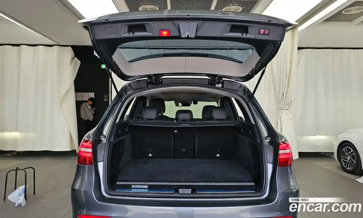 Mercedes-Benz GLC-Class 2018 2.0 гидро, фото 20 Mercedes-Benz GLC-Class 2018 2.0 гидро, фото 20
