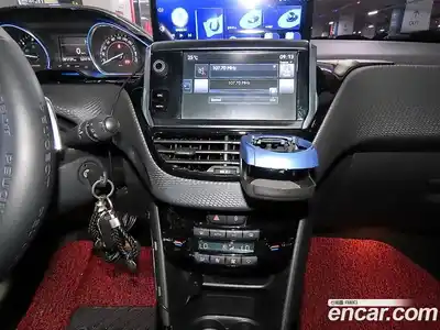 Peugeot 2008 2015 1.6 автомат (гидро), миниатюра 12