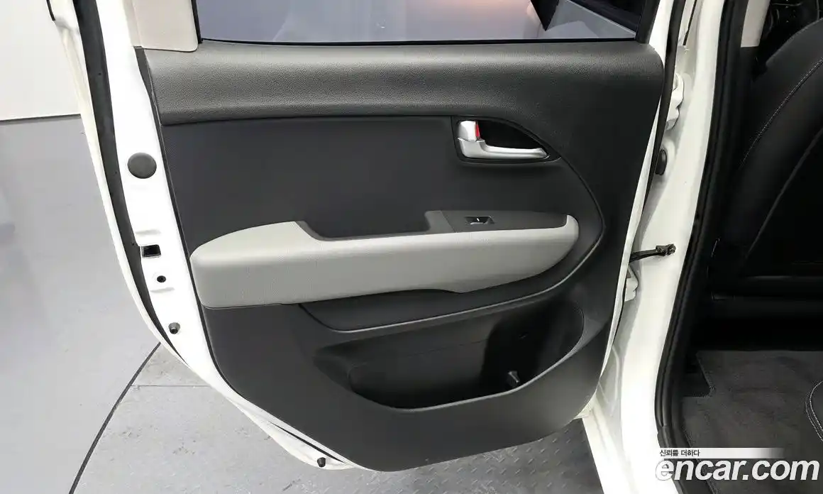 Kia Ray 2024 1.0 автомат (гидро), фото 15