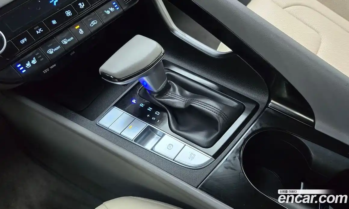 Hyundai Avante 2024 1.6 автомат (гидро), фото 12