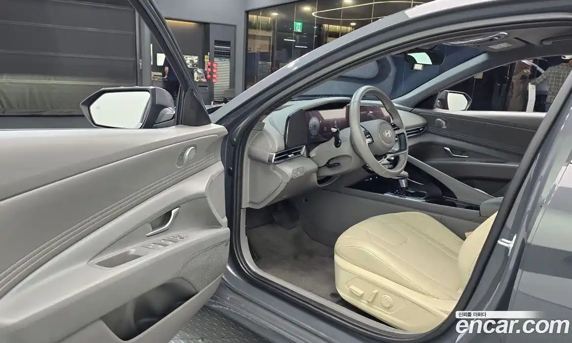 Hyundai Avante 2024 1.6 автомат (гидро), фото 13