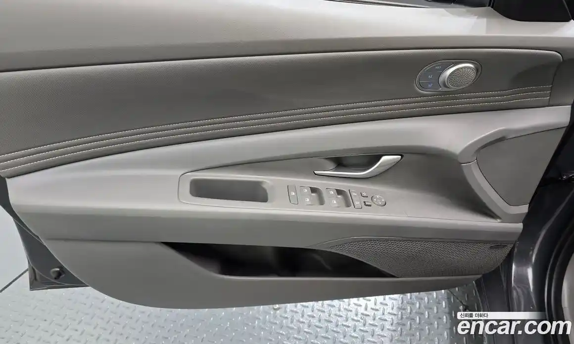 Hyundai Avante 2024 1.6 автомат (гидро), фото 14