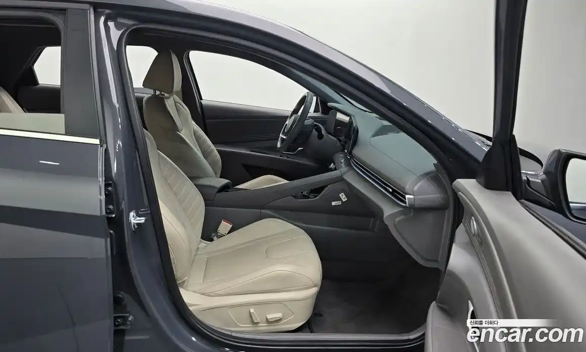 Hyundai Avante 2024 1.6 автомат (гидро), фото 17