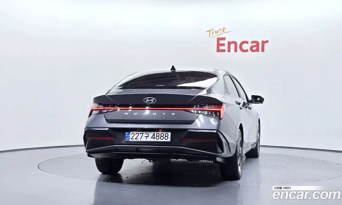 Hyundai Avante 2024 1.6 автомат (гидро), фото 4