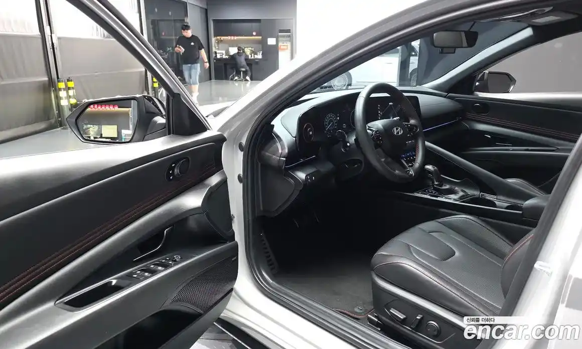 Hyundai Avante 2024 1.6 автомат (гидро), фото 13