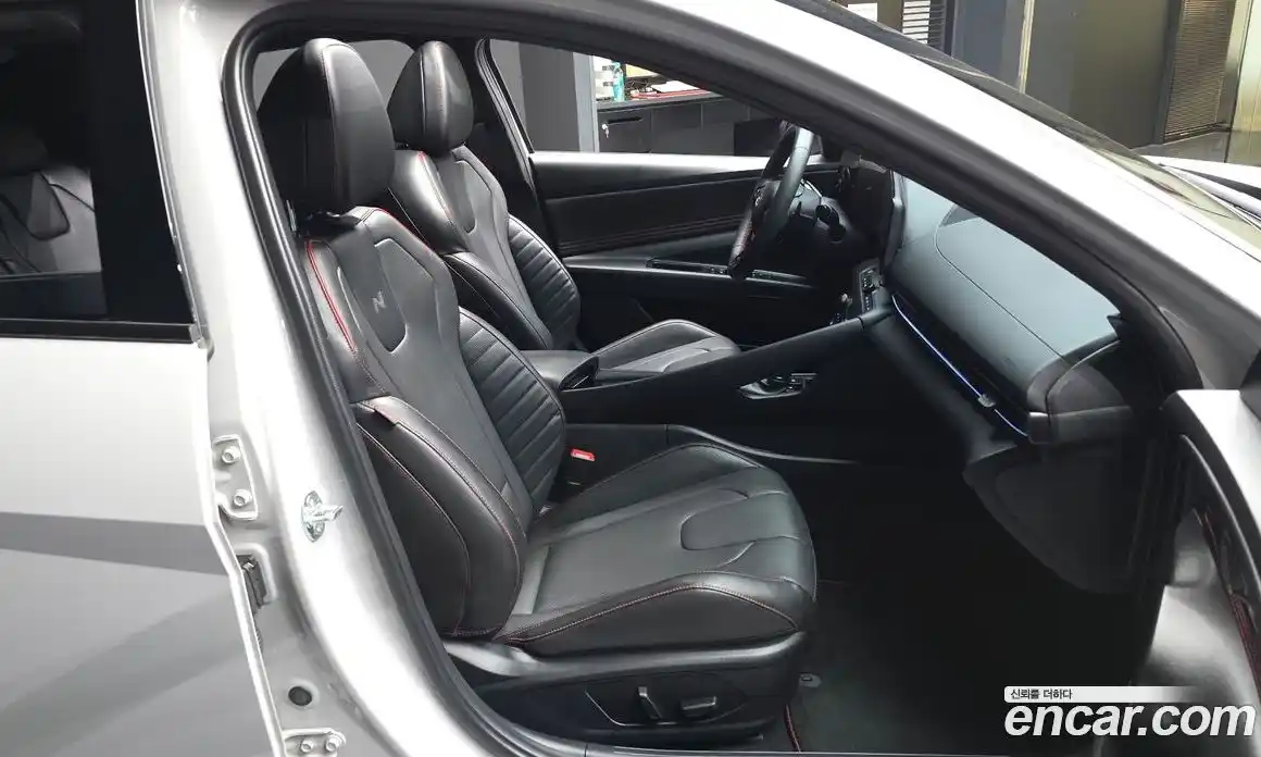 Hyundai Avante 2024 1.6 автомат (гидро), фото 17