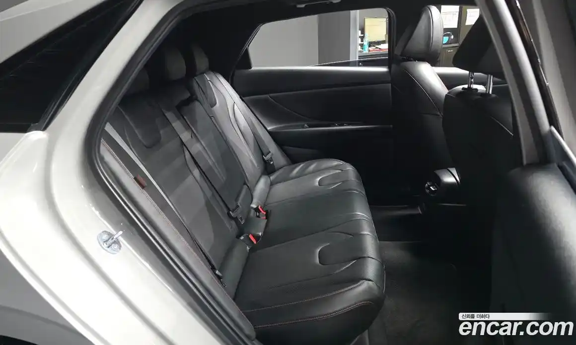 Hyundai Avante 2024 1.6 автомат (гидро), фото 18