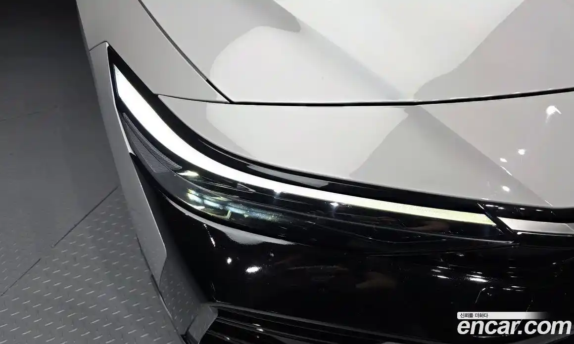 Hyundai Avante 2024 1.6 автомат (гидро), фото 8
