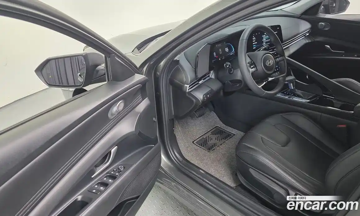 Hyundai Avante 2025 1.6 автомат (гидро), фото 11