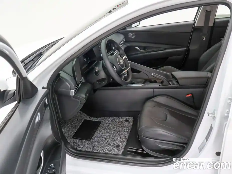 Hyundai Avante 2025 1.6 автомат (гидро), фото 9