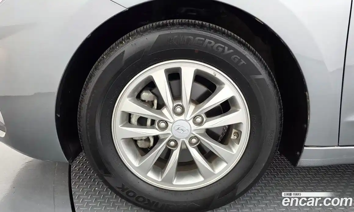 Hyundai Avante 2019 1.6 автомат (гидро), фото 5