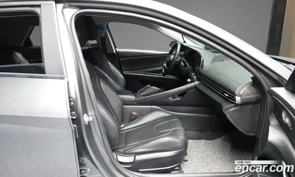 Hyundai Avante 2022 1.6 автомат (гидро), фото 11