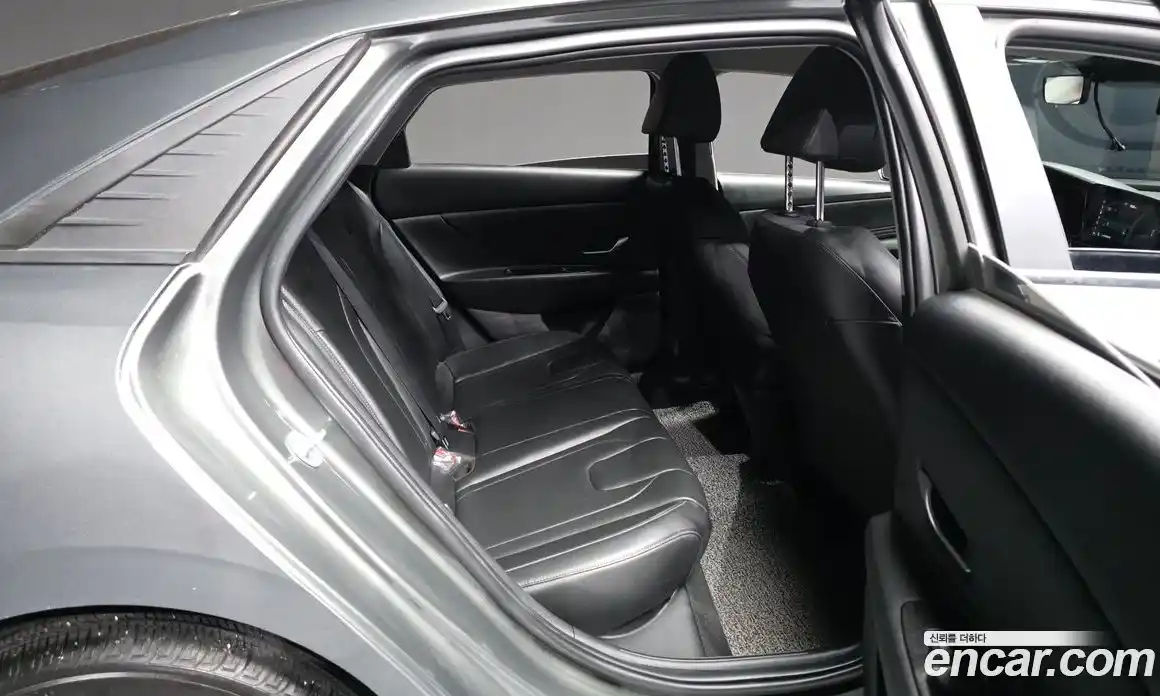 Hyundai Avante 2022 1.6 автомат (гидро), фото 12